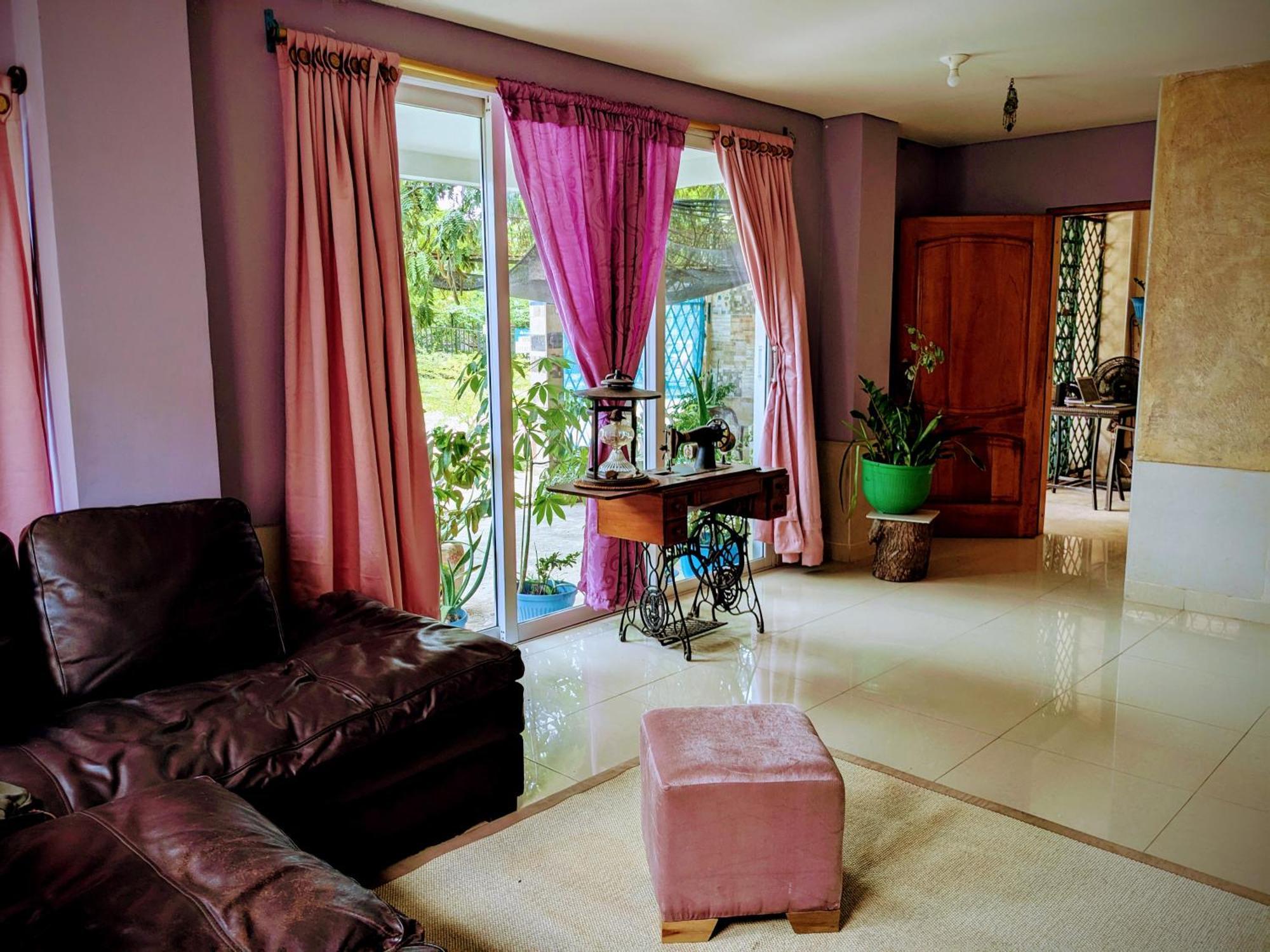 Habitación en casa particular Me Quedo Aqui, Casa Cerca Del Aeropuerto De Cartagena!