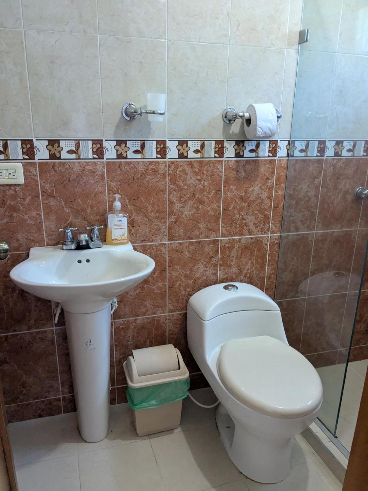 Me Quedo Aqui, Casa Cerca Del Aeropuerto De Cartagena! *
