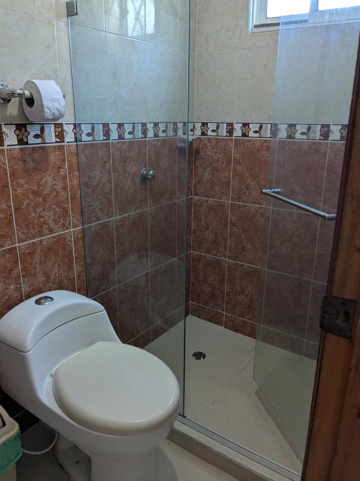 Habitación en casa particular Me Quedo Aqui, Casa Cerca Del Aeropuerto De Cartagena! *