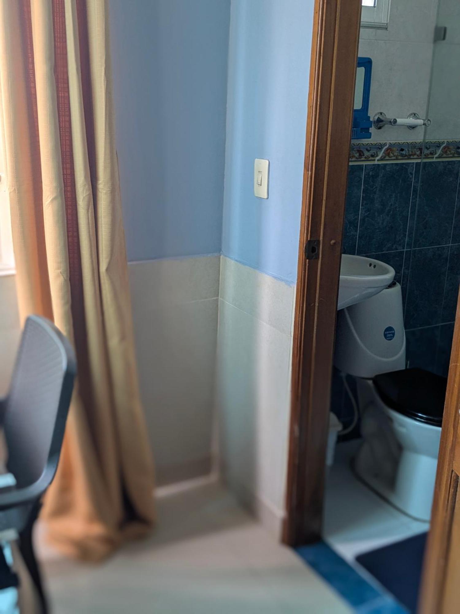 Habitación en casa particular Me Quedo Aqui, Casa Cerca Del Aeropuerto De Cartagena! *