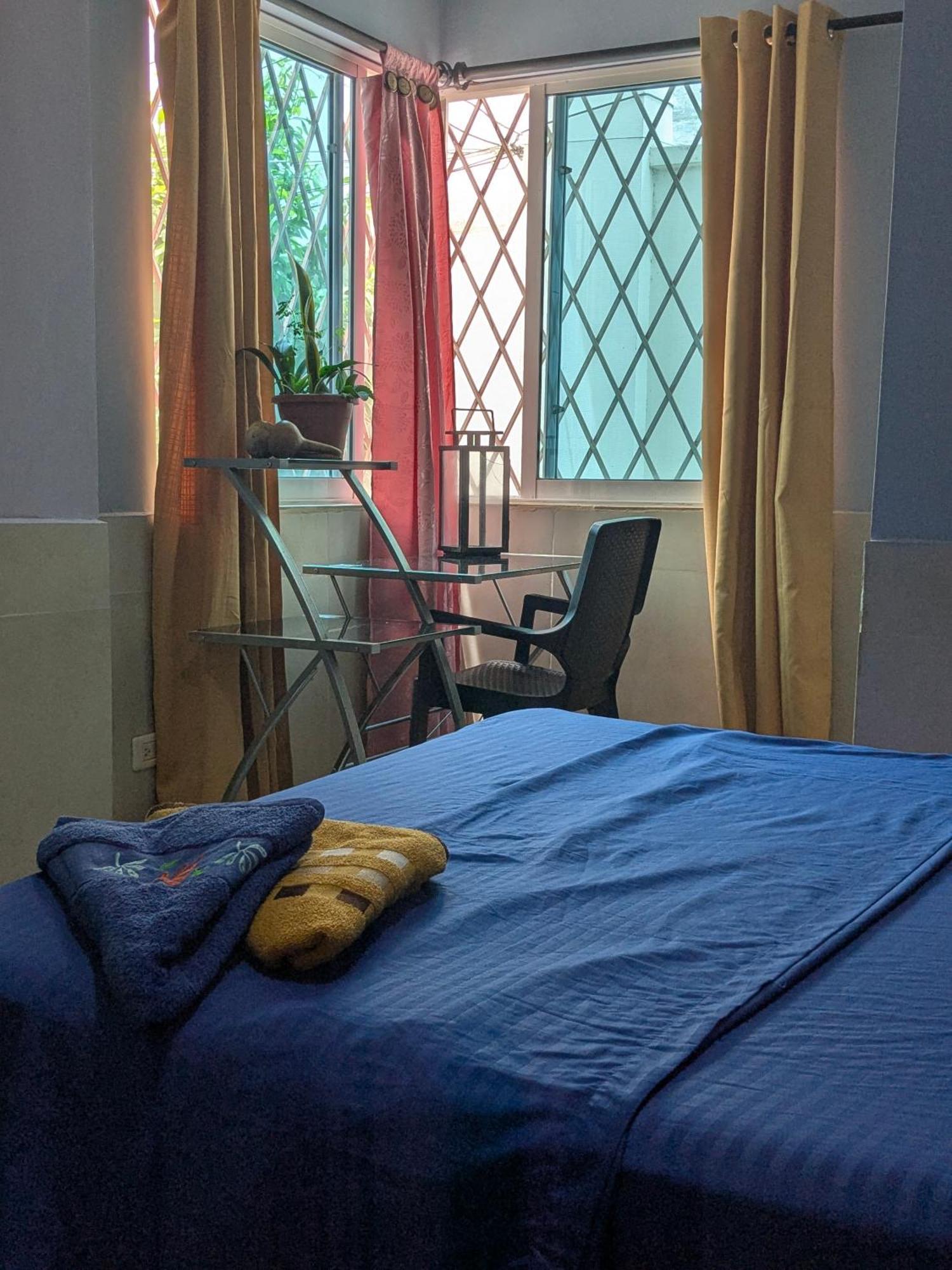 Habitación en casa particular Me Quedo Aqui, Casa Cerca Del Aeropuerto De Cartagena! *